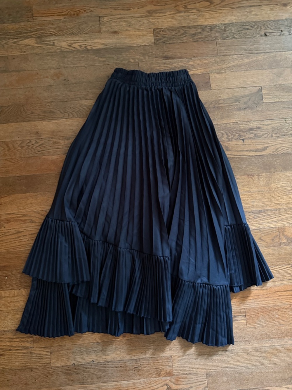 Buru Asymmetrical Pleated Ruffle Skirt in Navy Sz XS/S